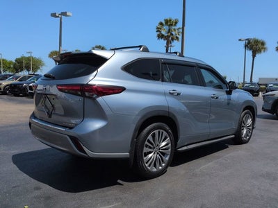 2021 Toyota Highlander Hybrid Platinum