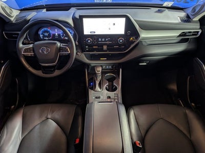 2023 Toyota Highlander Platinum