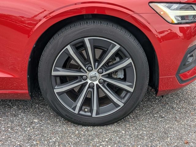 2021 Volvo S60 T5 Momentum