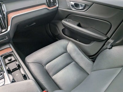 2021 Volvo S60 T5 Momentum