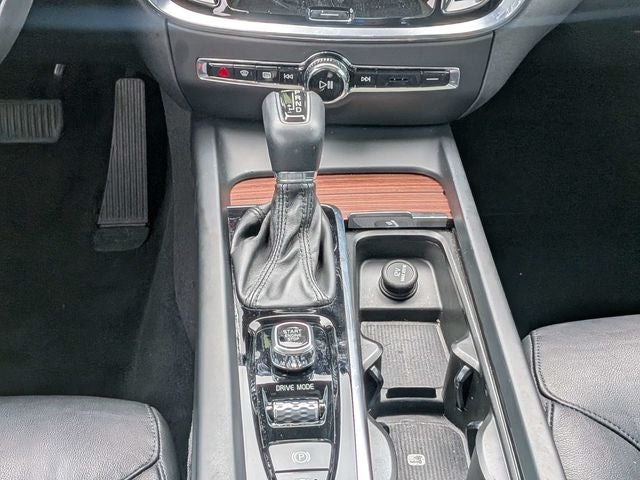2021 Volvo S60 T5 Momentum