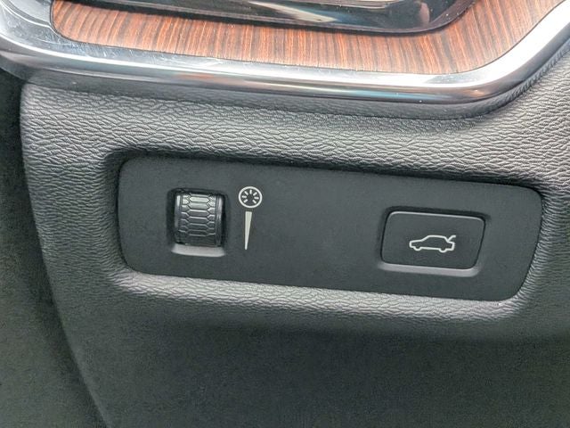 2021 Volvo S60 T5 Momentum