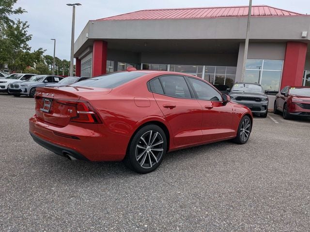 2021 Volvo S60 T5 Momentum