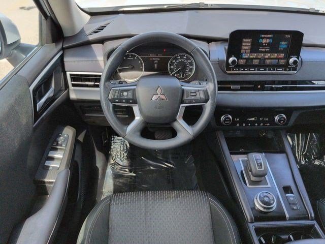 2023 Mitsubishi Outlander ES