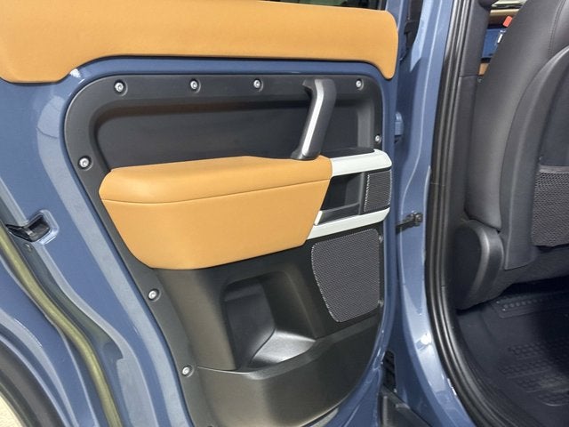 2023 Land Rover Defender X-Dynamic SE