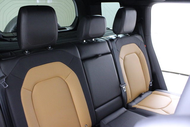 2023 Land Rover Defender X-Dynamic SE