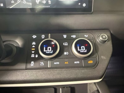 2024 Land Rover Defender X-Dynamic SE