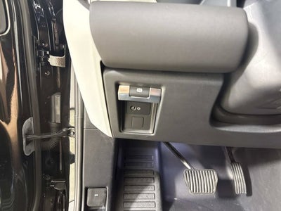 2024 Land Rover Defender X-Dynamic SE