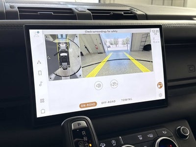 2025 Land Rover Defender X-Dynamic SE