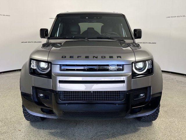2025 Land Rover Defender X-Dynamic SE