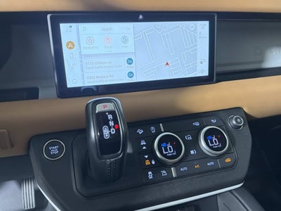 2023 Land Rover Defender SE