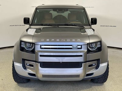 2023 Land Rover Defender SE
