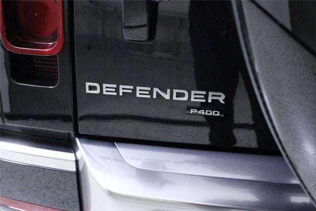 2023 Land Rover Defender SE