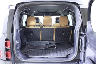 2023 Land Rover Defender SE