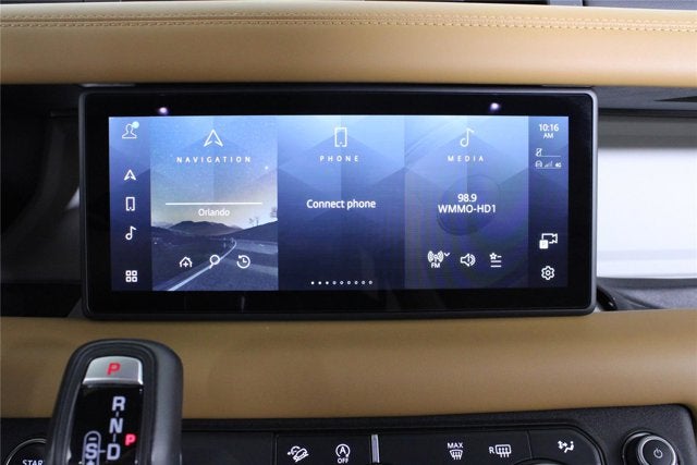2023 Land Rover Defender SE
