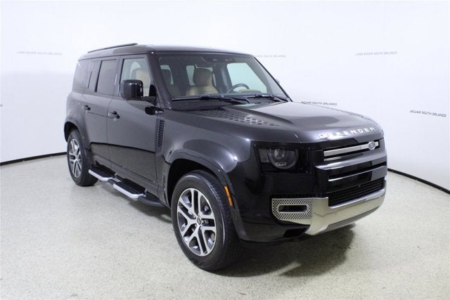 2023 Land Rover Defender SE
