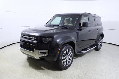 2023 Land Rover Defender SE