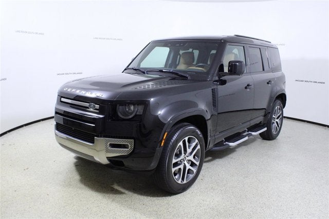 2023 Land Rover Defender SE