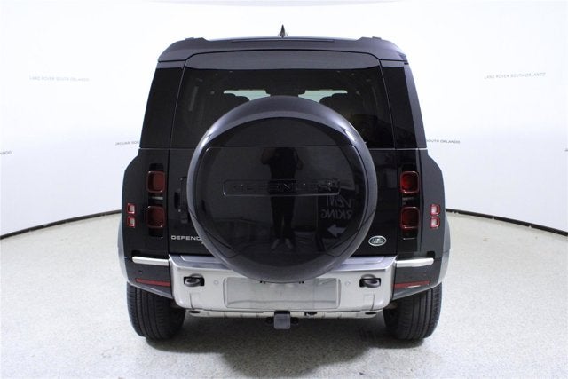 2023 Land Rover Defender SE