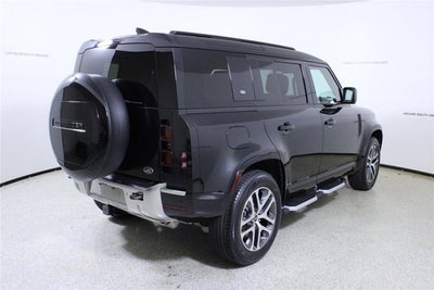2023 Land Rover Defender SE