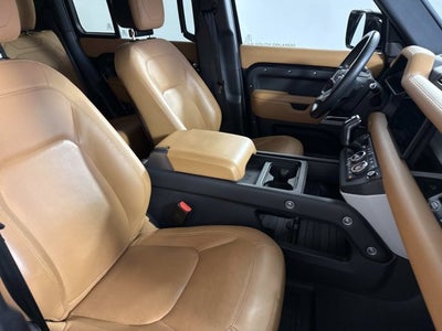 2023 Land Rover Defender SE