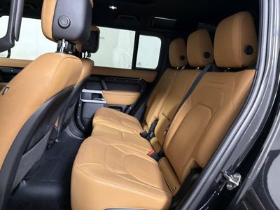 2023 Land Rover Defender SE