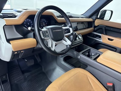 2023 Land Rover Defender SE