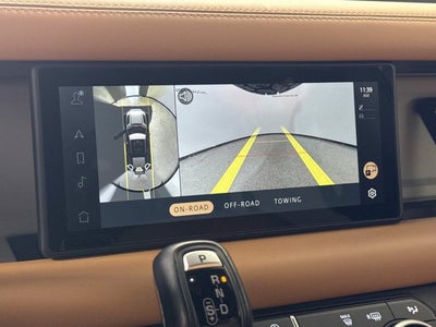 2023 Land Rover Defender SE