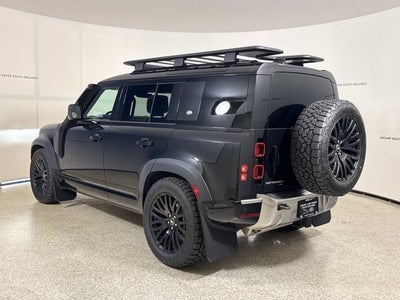2023 Land Rover Defender SE
