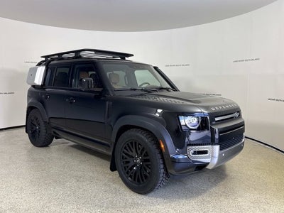 2023 Land Rover Defender SE