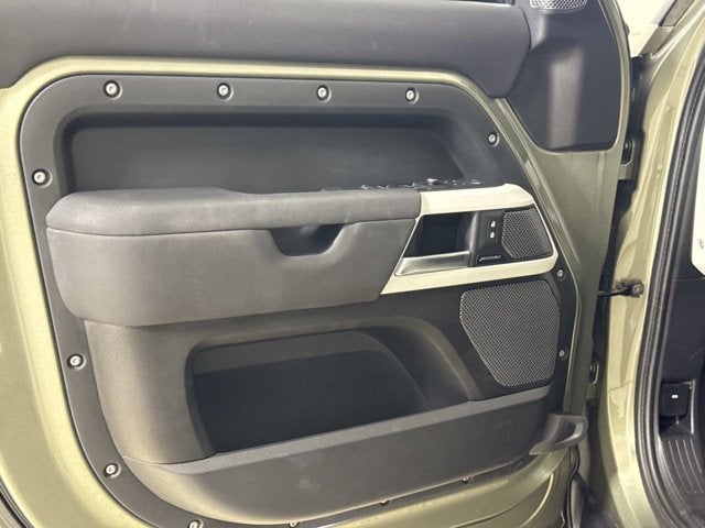 2020 Land Rover Defender SE