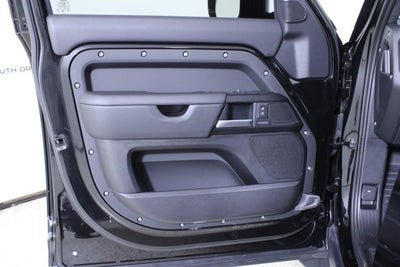 2025 Land Rover Defender V8