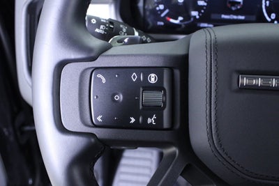 2025 Land Rover Defender V8