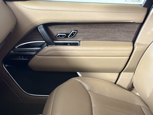 2025 Land Rover Range Rover SE