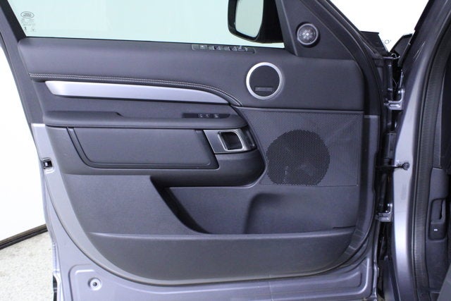 2025 Land Rover Discovery Dynamic SE
