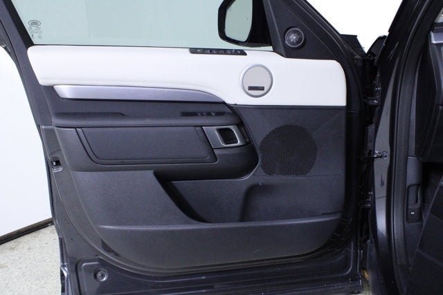 2025 Land Rover Discovery Dynamic SE