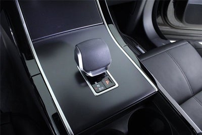 2026 Land Rover Range Rover Velar Dynamic SE