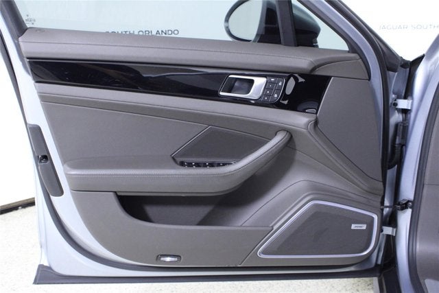 2022 Porsche Panamera 4