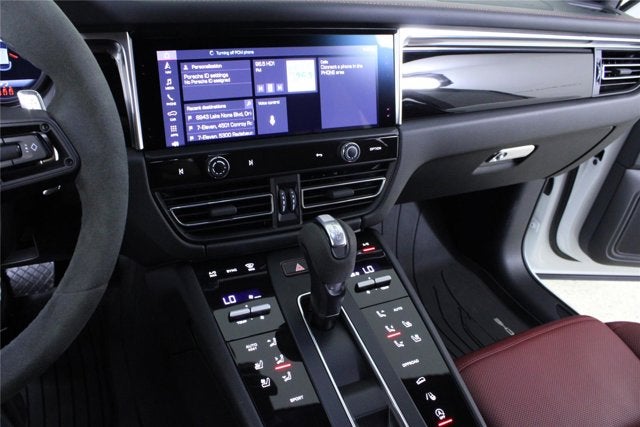 2022 Porsche Macan Base