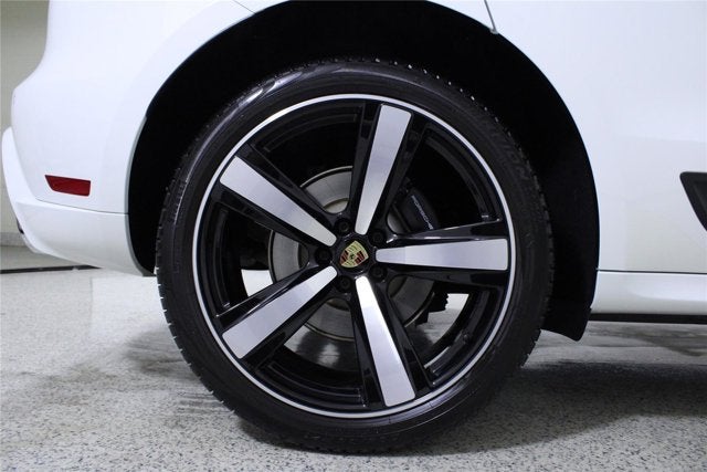 2022 Porsche Macan Base