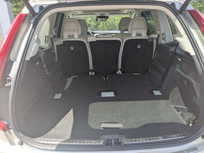 2016 Volvo XC90 T6 Momentum