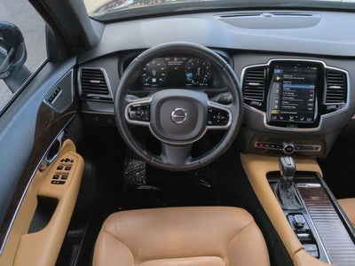 2017 Volvo XC90 T6 Momentum