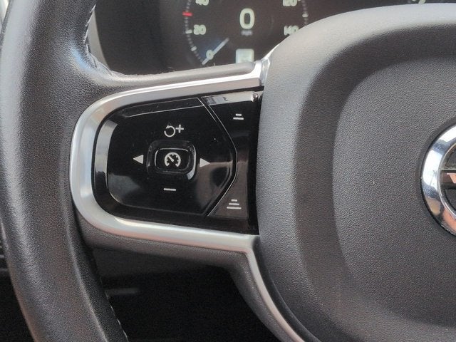 2017 Volvo XC90 T6 Momentum