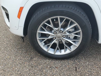 2022 Jeep Grand Cherokee Summit