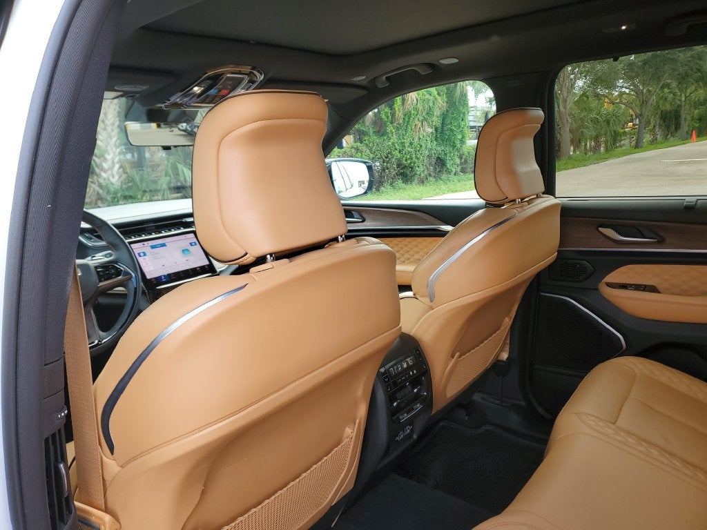 2022 Jeep Grand Cherokee Summit