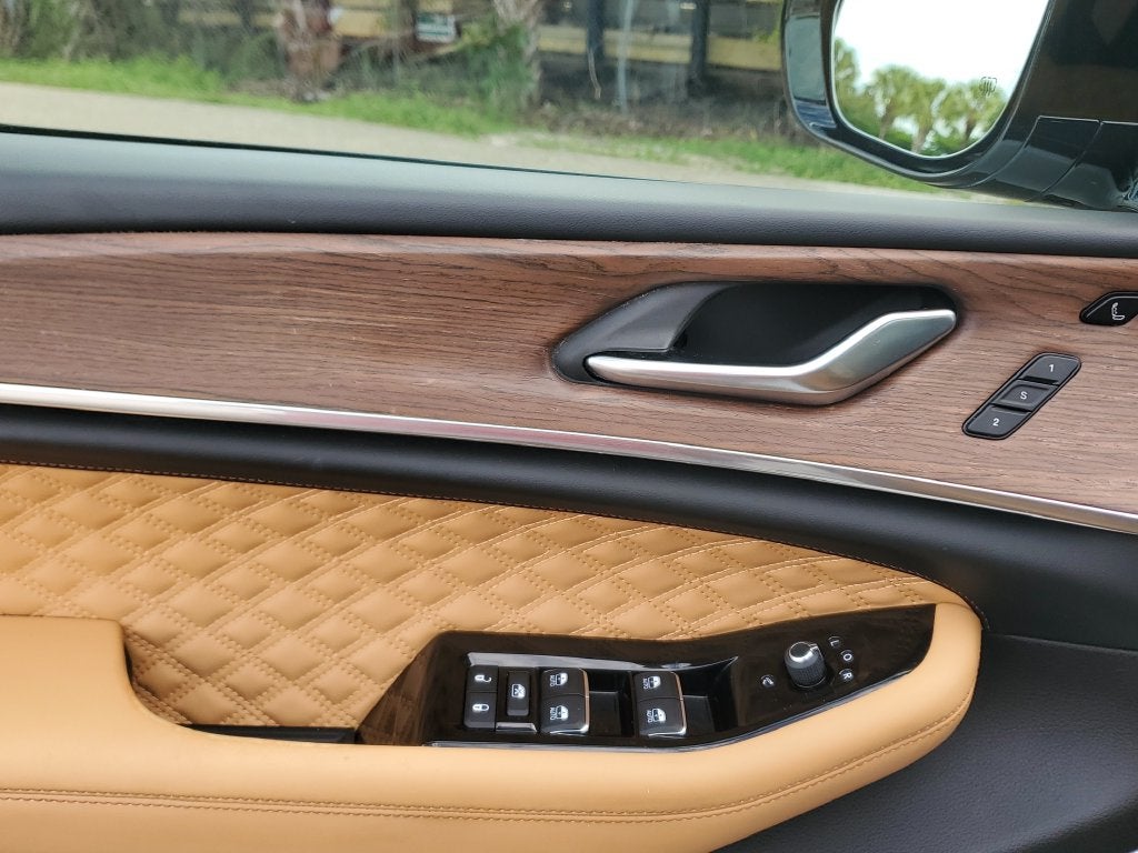 2022 Jeep Grand Cherokee Summit
