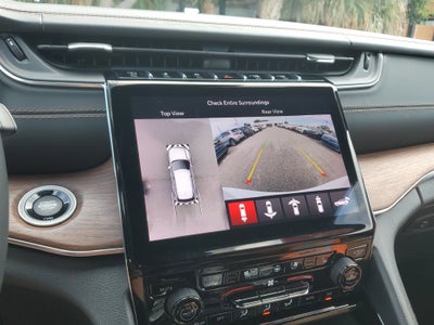 2022 Jeep Grand Cherokee Summit