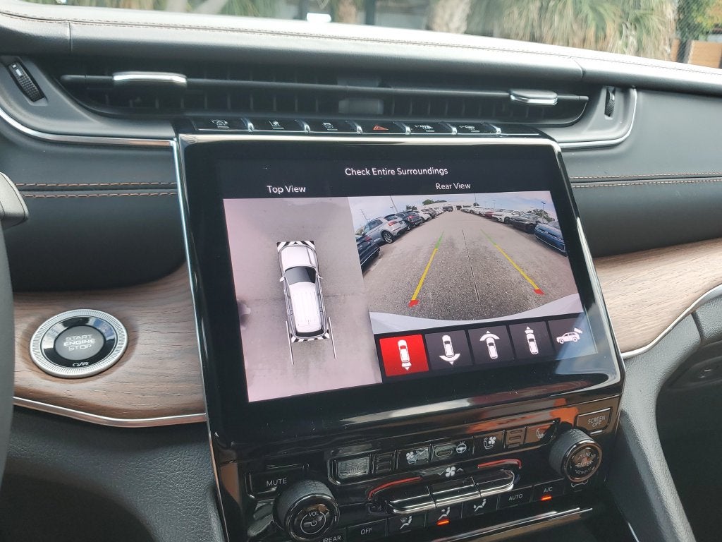 2022 Jeep Grand Cherokee Summit