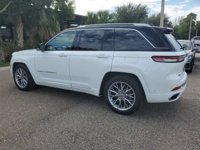 2022 Jeep Grand Cherokee Summit