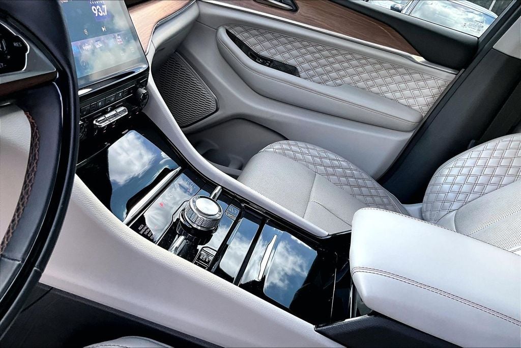 2022 Jeep Grand Cherokee L Summit